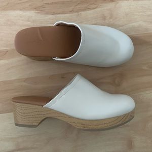Universal Thread Magnolia Heels/Clogs